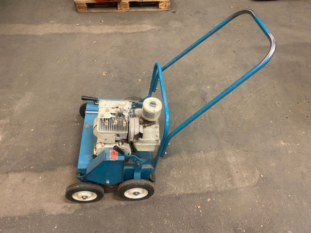 1138554-1 Vertical cutter Bluebird Lawn Comber F-20B