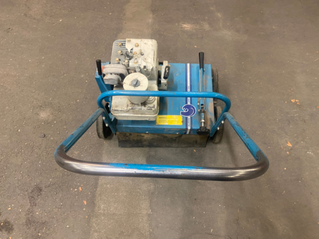 1138554-3 Vertical cutter Bluebird Lawn Comber F-20B