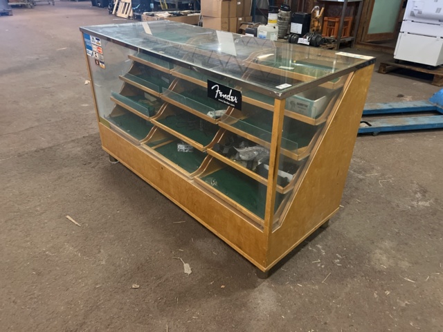 1069517-2 Merchant counter 150cm 18 Drawers