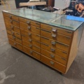 1069517-5 Merchant counter 150cm 18 Drawers