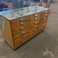 1069517-6 Merchant counter 150cm 18 Drawers
