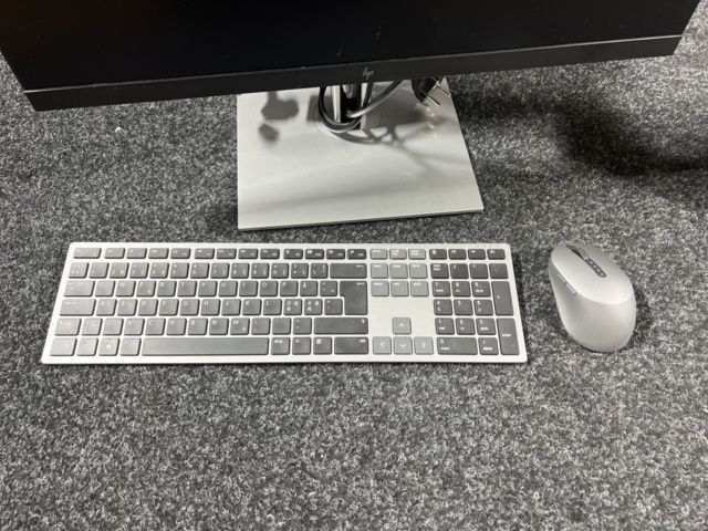 1117493-4 Mini PC HP ProDesk 400 G6, skärm.