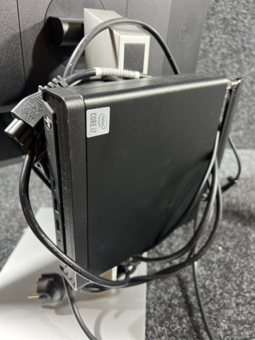 1117493-3 Mini PC HP ProDesk 400 G6, skärm.