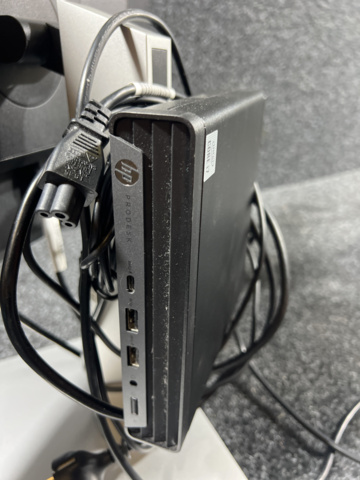 1117493-5 Mini PC HP ProDesk 400 G6, skärm.