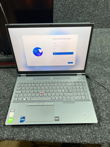 1117494-2 Laptop Lenovo ThinkPad P16, i7, 32GB RAM, 1TB SSD with screen Thinkvision P27