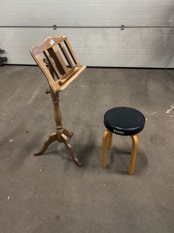 1069521-1 Music stand & stool