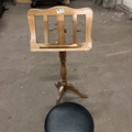 1069521-3 Music stand & stool
