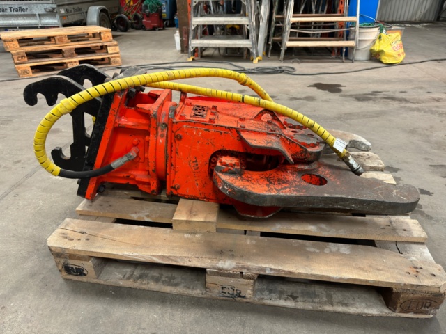 1138742-3 Concrete scissors NPK-X3A