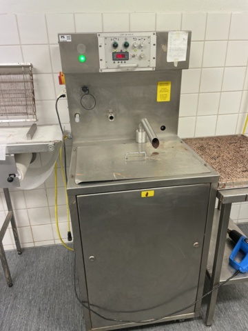 1110245-1 Chocolate machine LCM 240 ATC/S Including 2 tables