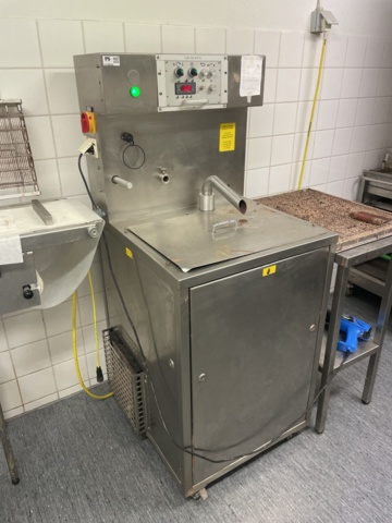 1110245-3 Chocolate machine LCM 240 ATC/S Including 2 tables