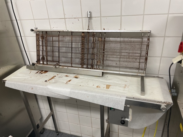 1110245-10 Chocolate machine LCM 240 ATC/S Including 2 tables