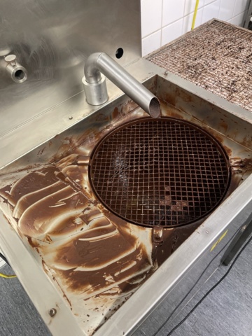 1110245-12 Chocolate machine LCM 240 ATC/S Including 2 tables