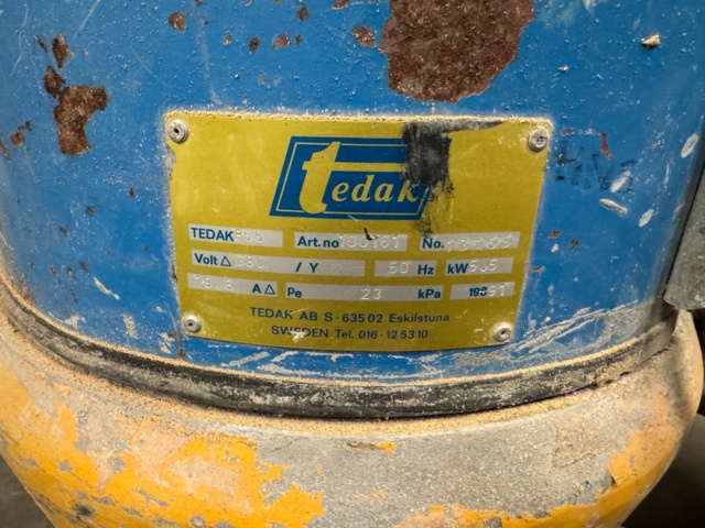 1138745-7 Tedak dry vacuum cleaner with pre-separator