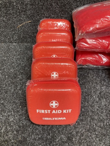 1138649-2 First aid kit ( New/unused )