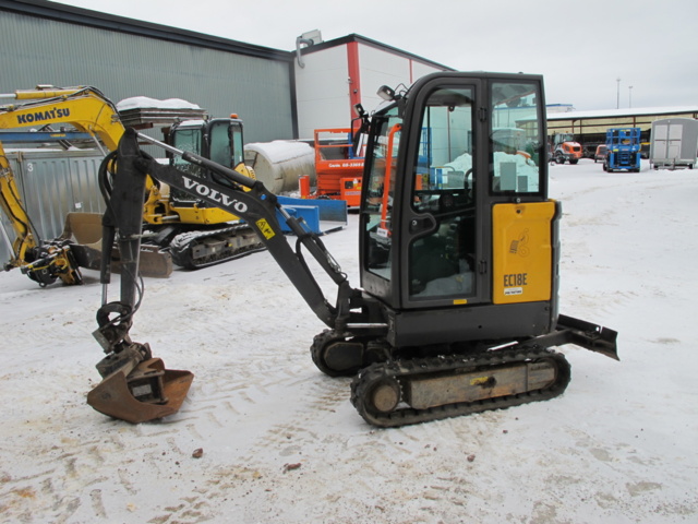 636846-27 Volvo Tracked Excavator