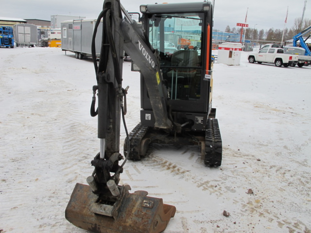 636846-28 Volvo Tracked Excavator
