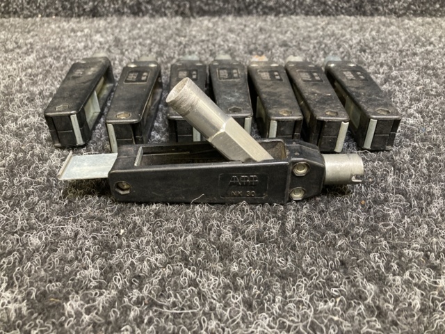 1138654-2 Keys for triangular locks, EBR locks ABB NK 30