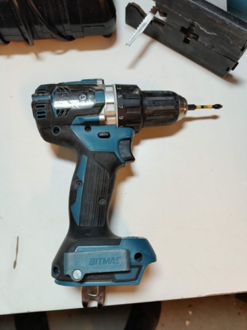 1128827-18 Makita Package