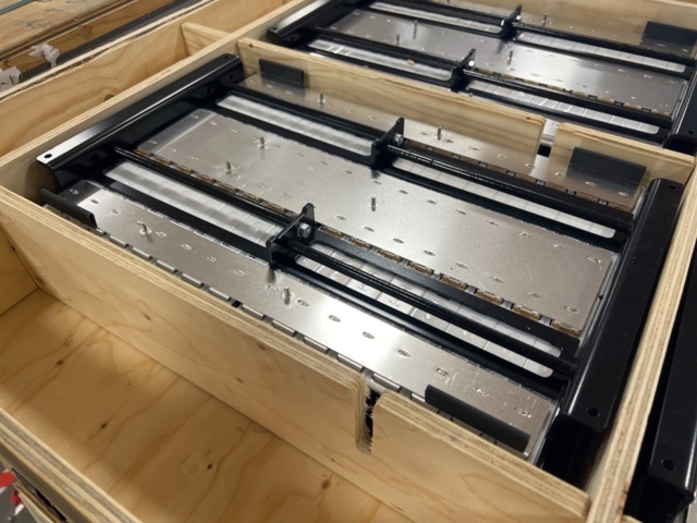 1116892-12 Battery cell modules for vehicle batteries