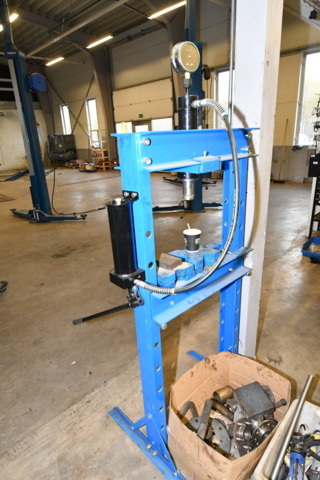 1138938-3 Workshop press