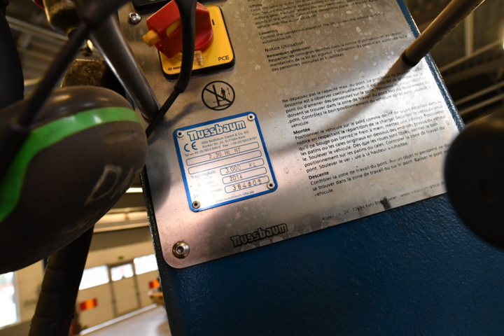 1138942-5 2-pillar lift NUSSBAUM