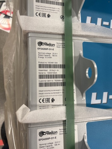 1053034-5 Truck batteries Alelion 8pcs 25.9V/196Ah/5.0kWh