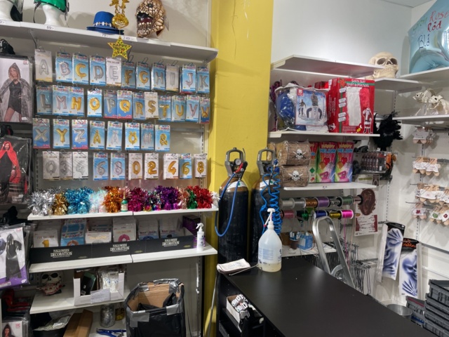 1110297-1 Everything in the Corner - Masquerade Costumes & Party Accessories