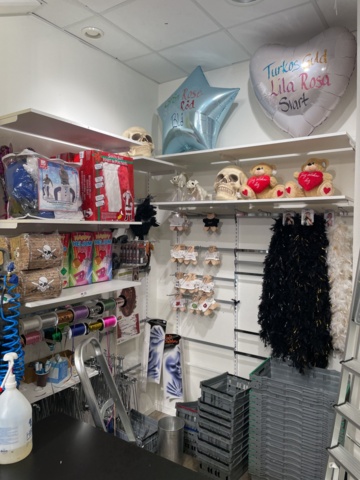 1110297-2 Everything in the Corner - Masquerade Costumes & Party Accessories