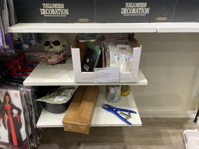 1110297-5 Everything in the Corner - Masquerade Costumes & Party Accessories