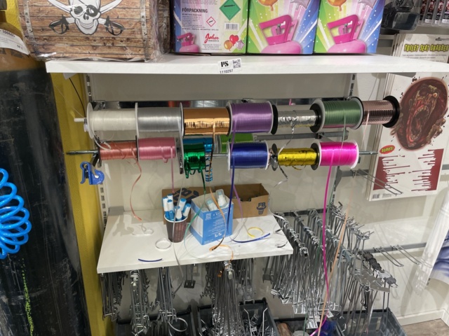 1110297-8 Everything in the Corner - Masquerade Costumes & Party Accessories