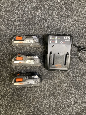 1138698-1 Charging package AEG 18V 2.0Ah x 3 and battery charger AL18G