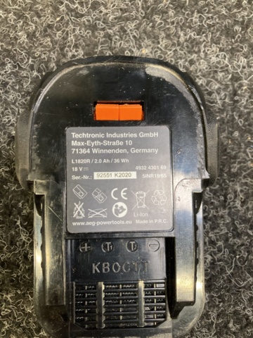 1138698-2 Charging package AEG 18V 2.0Ah x 3 and battery charger AL18G