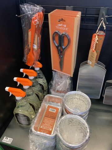 881165-6 Traeger party accessories