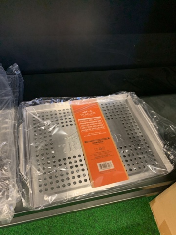 881165-8 Traeger party accessories