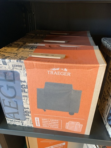 881165-16 Traeger party accessories