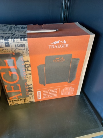 881165-18 Traeger party accessories