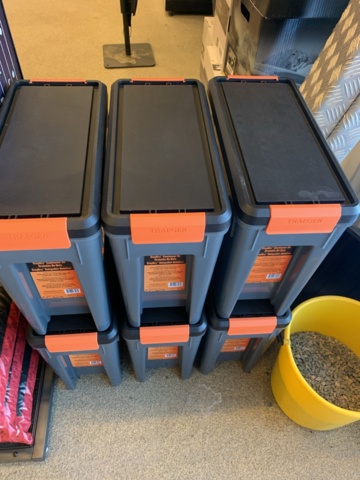 881165-24 Traeger party accessories