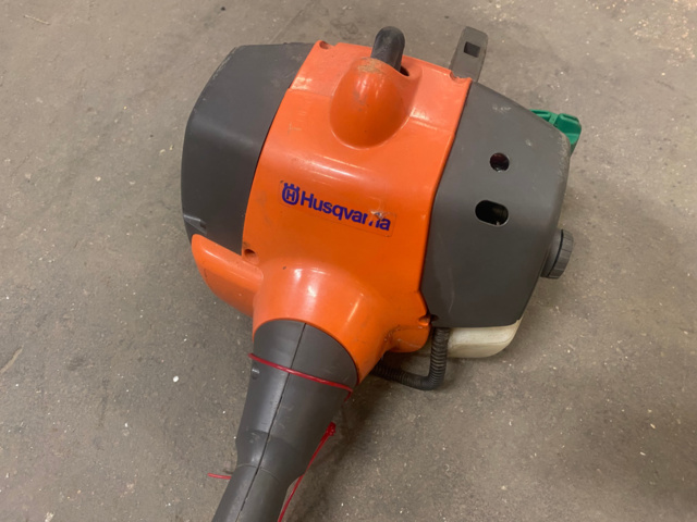 1139012-2 Grass trimmer Husqvarna 125L