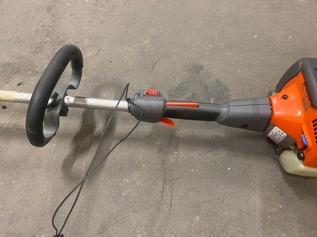 1139013-4 Grass trimmer Husqvarna 325LD