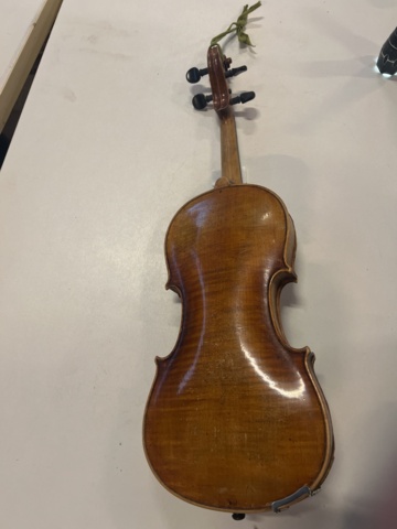 1069559-2 Older violin