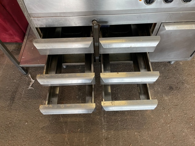 898609-3 Värmeskåp med 6 draglådor. 1 värmeskåp för GN 1/1 värmbrunn med plats för GN 1/1-bleck