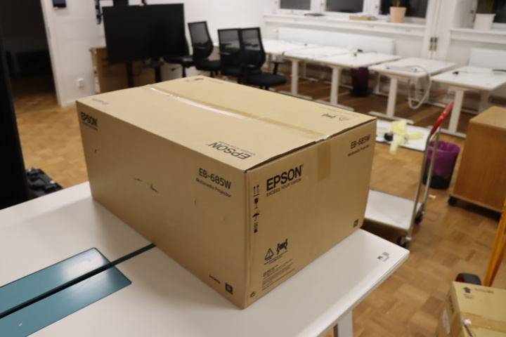 1034361-1 Projektor Epson EB-685W "ny"