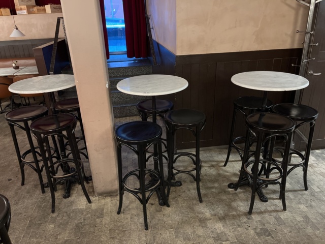 1131669-6 3st Runda Barbord med marmorskiva & 9st Barpallar