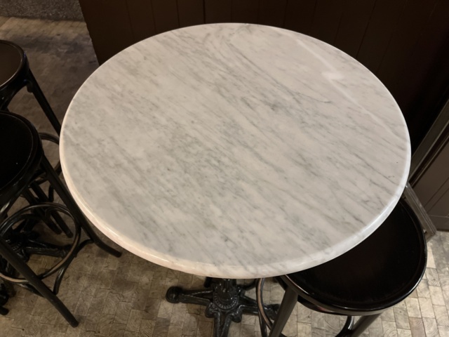 1131669-4 3st Runda Barbord med marmorskiva & 9st Barpallar