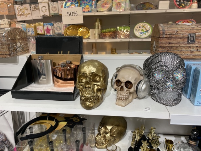 1110308-18 Party with Masquerade Equipment & Party Accessories