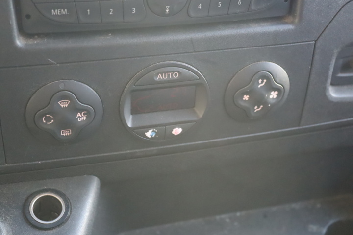 1139208-34 Renault Master Chassi Cab 3.5 T 2.3 dCi - 2011