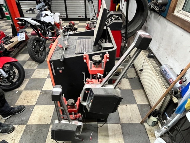 1139232-9 Wheel alignment machine Launch X-631 - 2011