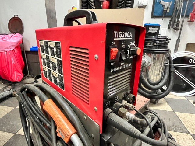 1139234-4 TIG Welding TIG200A