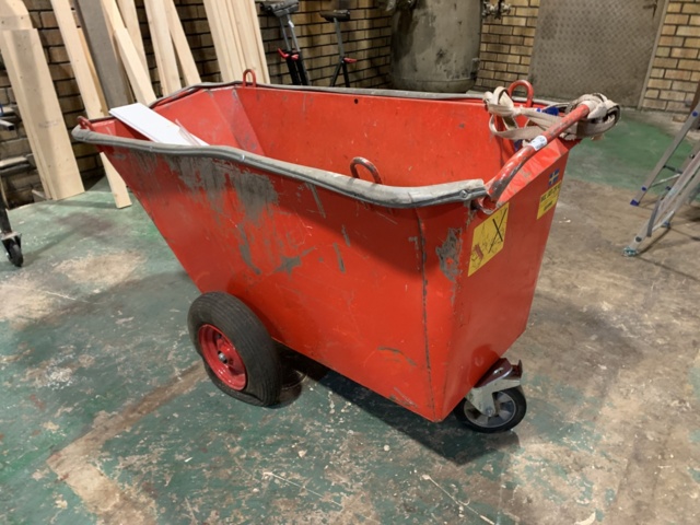 1065395-1 Feed wagon 750kg - Strong Arvid