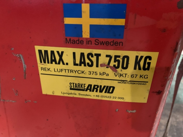 1065395-3 Feed wagon 750kg - Strong Arvid